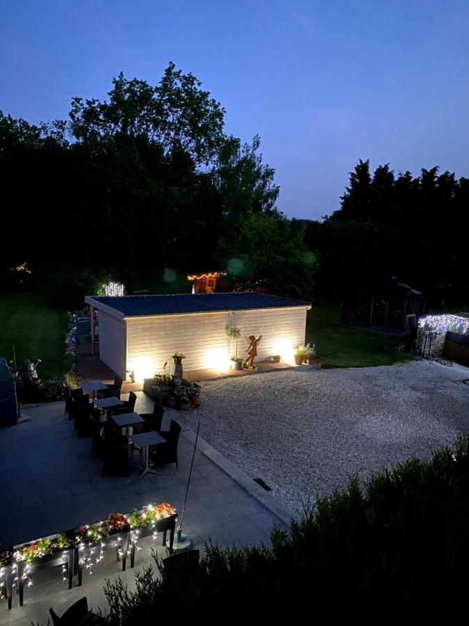 Le Chateau De Frankie Spas-Saunas Grand-Reng Exterior foto