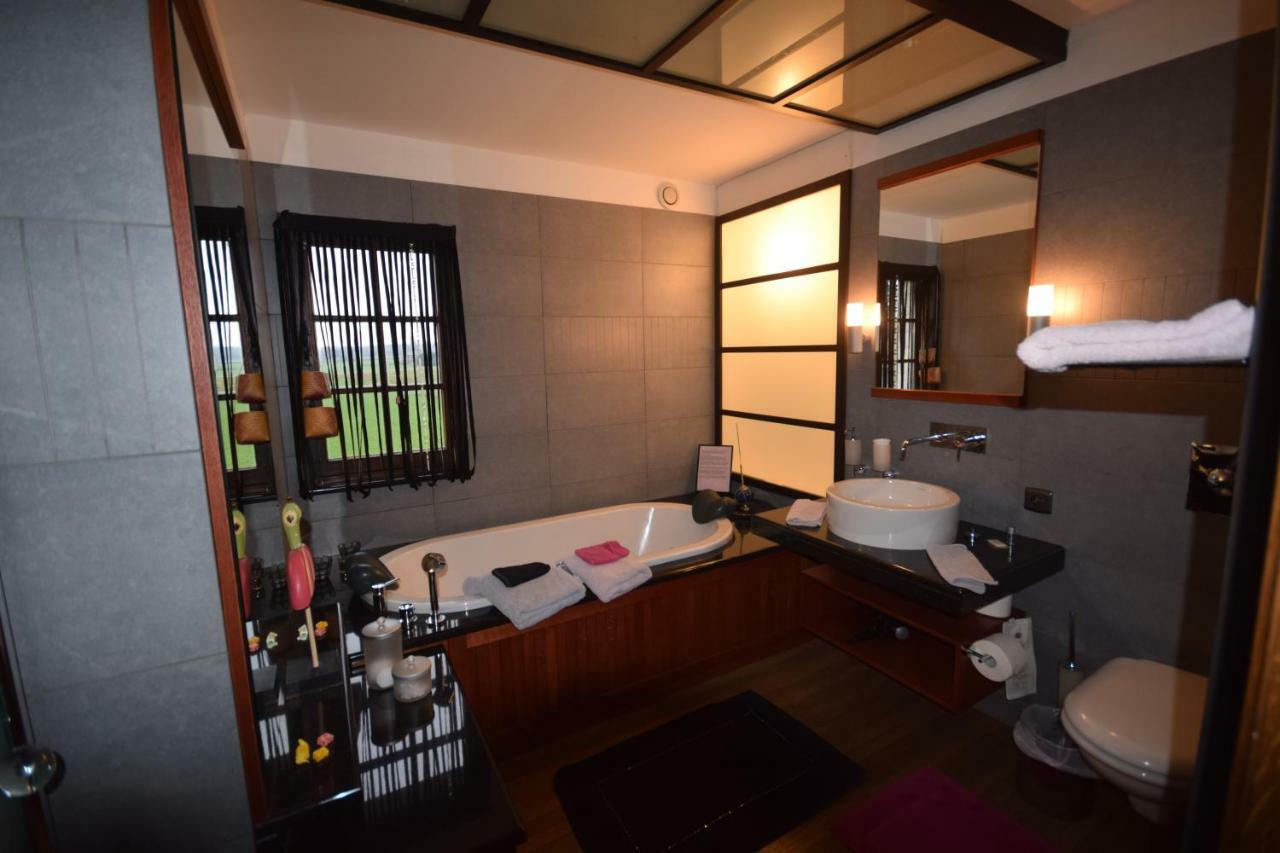 Le Chateau De Frankie Spas-Saunas Grand-Reng Exterior foto