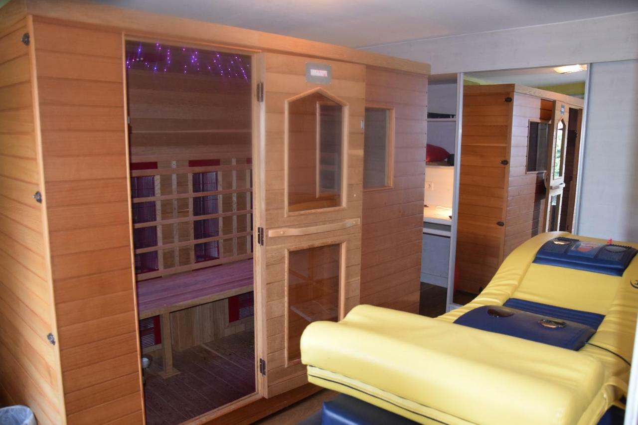 Le Chateau De Frankie Spas-Saunas Grand-Reng Exterior foto